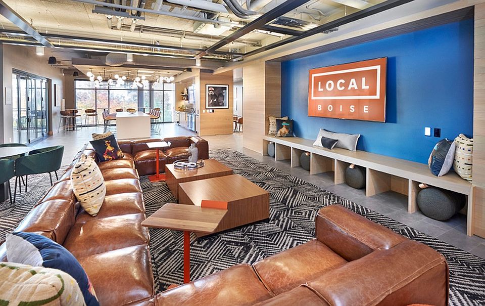LOCAL Club Lounge