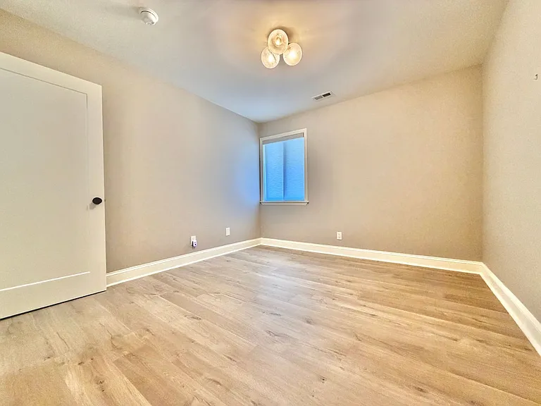 907 Oak Tree Dr — Photo 17