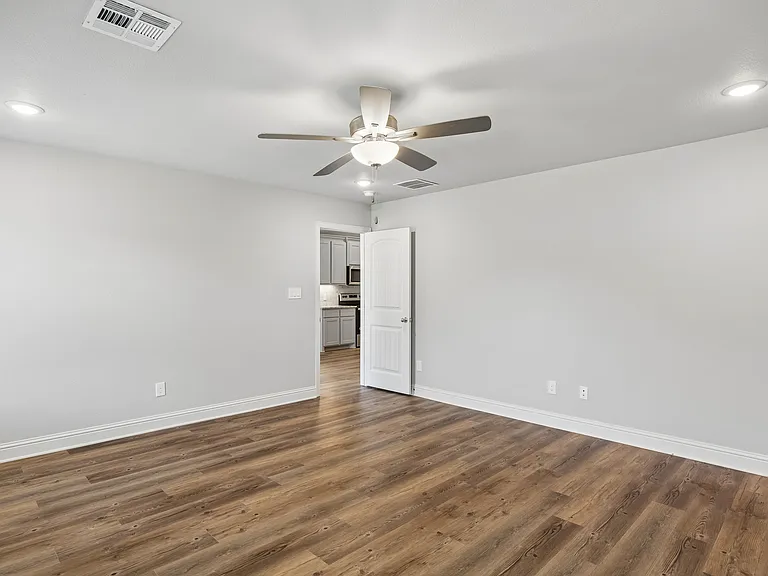 2907 Tulip Dr — Photo 13