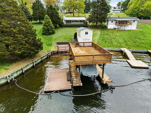 3rd image of 6941 Beach Dr