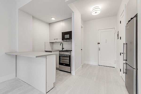 1st image of 425 E 75th St APT 4D