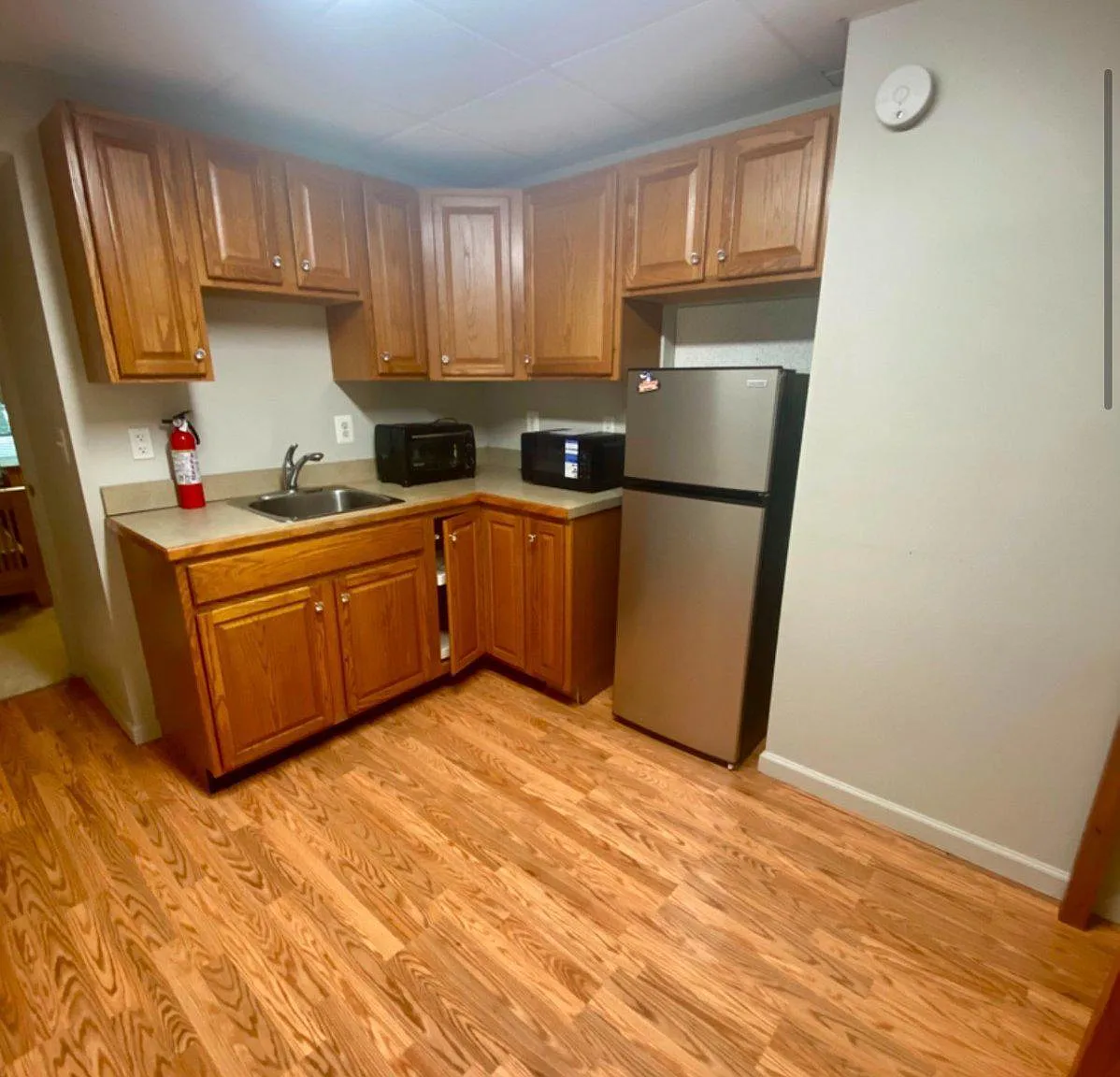 1 bed, 1.0 bath, 3104 sqft, $1,295 — Photo 1