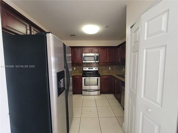 5th image of 411-5271 SW 8th St #411