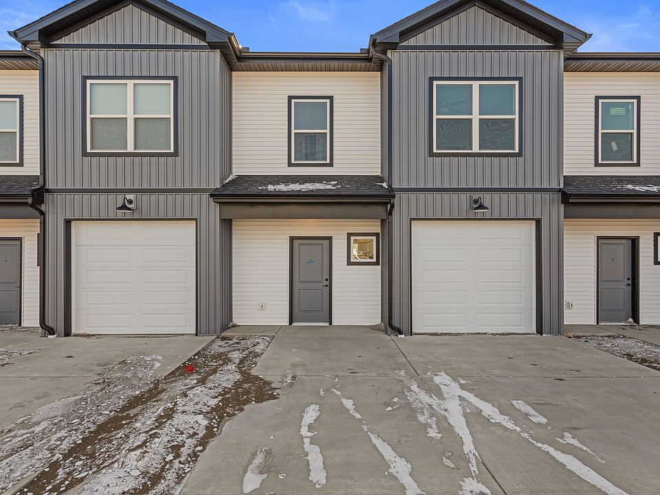 1st image of 100 Saw Creek Dr #B