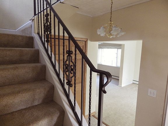 4th image of 808 W Bluff St