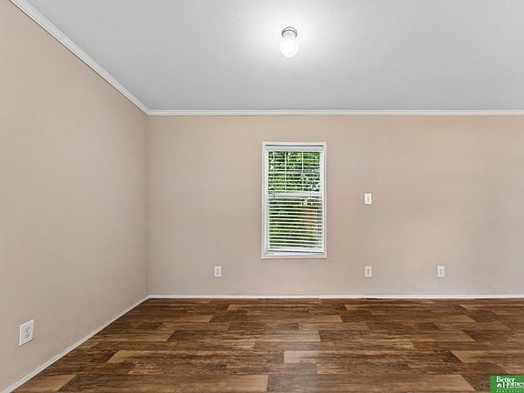 5th image of 1075 W 8th St #12