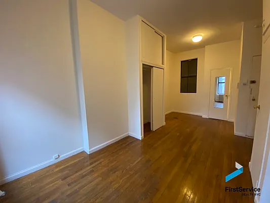 Rented by FirstService Realty (legacy) | media 8