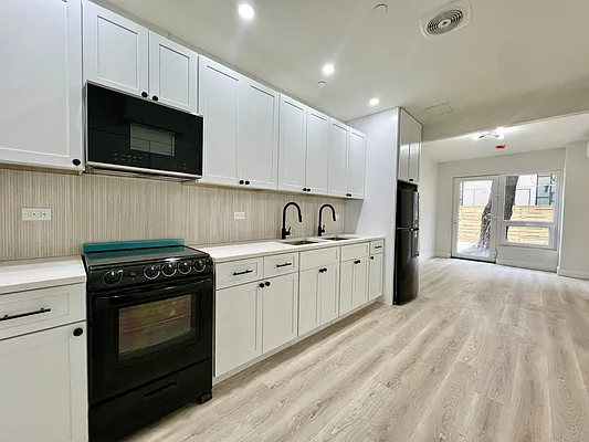 Rented by MADEHOME | media 12