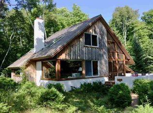 7933 N Gills Pier Rd, Northport, MI 49670