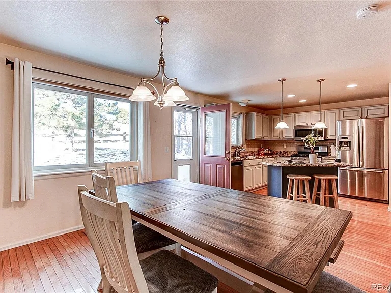 23527 Broadmoor Dr — Photo 6
