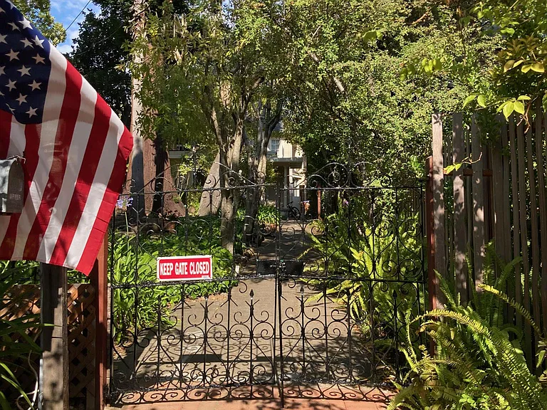 23 Sycamore Ave — Photo 1