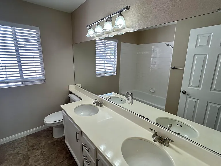 10409 Mountain Lodge Pl — Photo 13