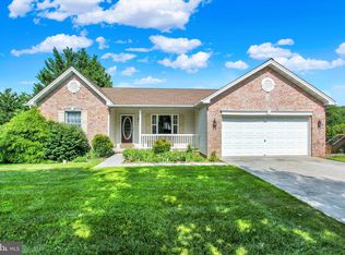 12 Yorktowne Ct, Littlestown, PA 17340