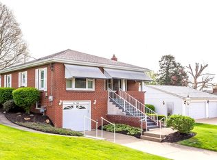 180 Hilltop Ln, Washington, PA 15301