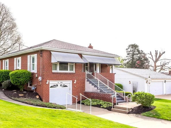 180 Hilltop Ln, Washington, PA 15301