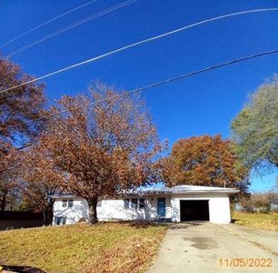 2916 Franklin Ave, Lexington, MO, 64067