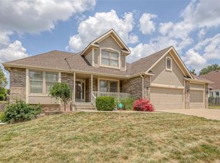 2412 NE 34th Ct, North Kansas City, MO 64116