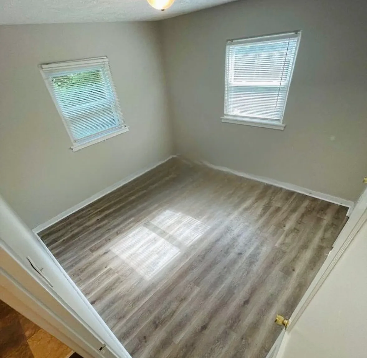 3 bed, 1125 sqft, $1,300 — Photo 2