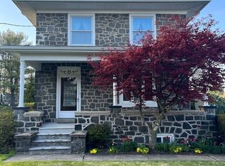 51 W Cherry Rd, Quakertown, PA 18951