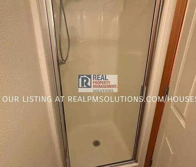 470 Lair Ln — Photo 16