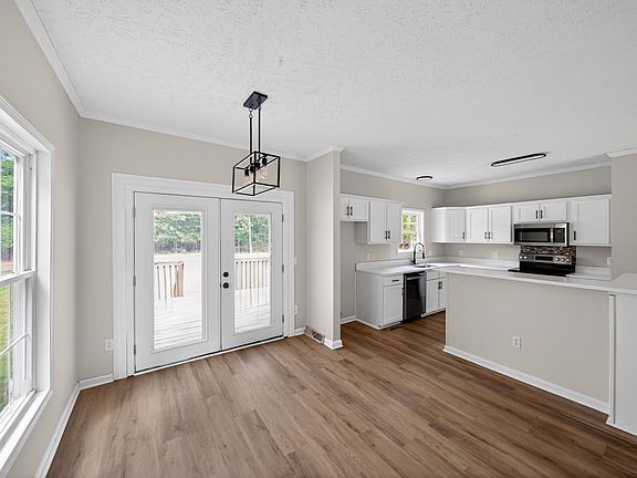 4th image of 161 Sequoia Dr