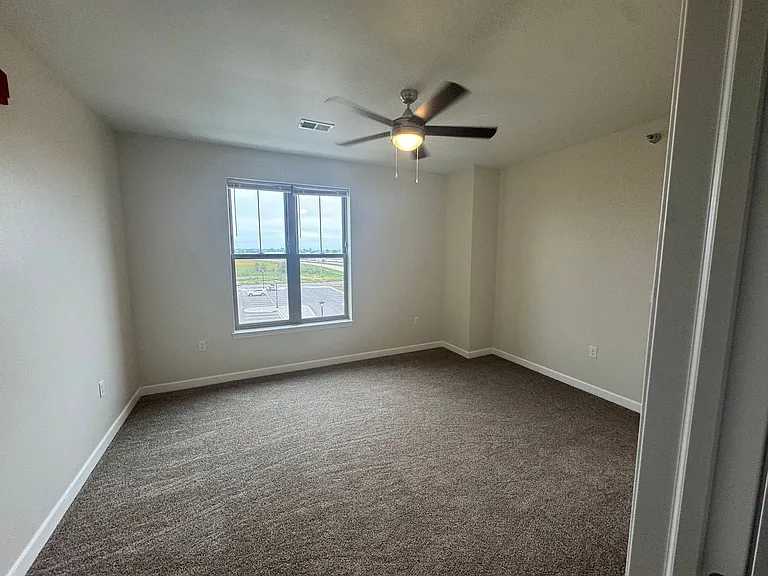 Red Earth Apartments- On Lake Butte Des Morts — Photo 35