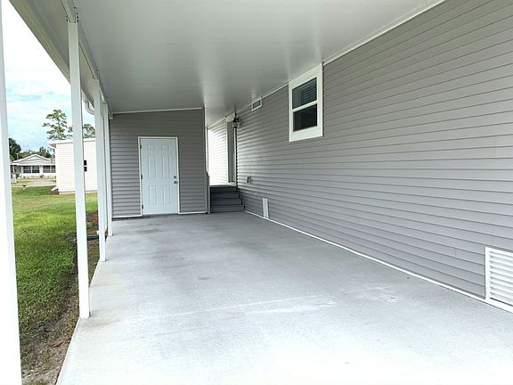 3rd image of 200 Forest Dr #2U6D34