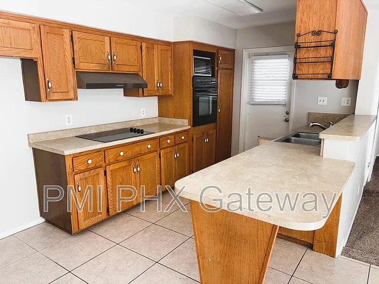 2140 E Gemini Dr — Photo 3