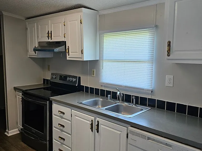 68 Constitution Way — Photo 5