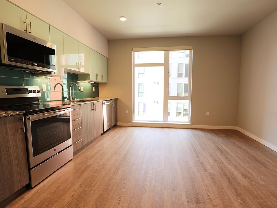1st image of 1085 103rd Ave NE #404