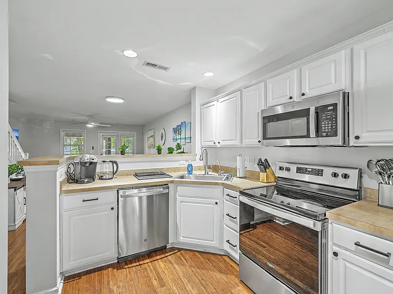 549 Tayrn Dr — Photo 5