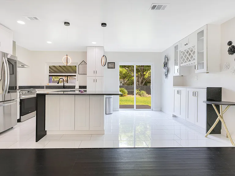 344 Starling Rd — Photo 10