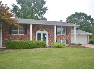 400 Todd Ln, Belleville, IL 62221