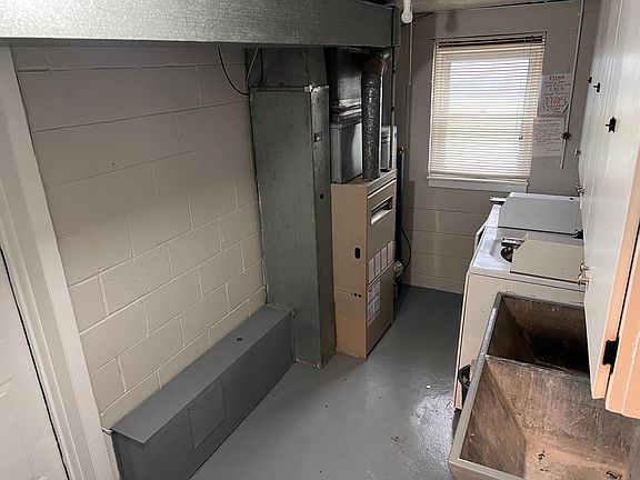 3rd image of 230 Cass Ave #3