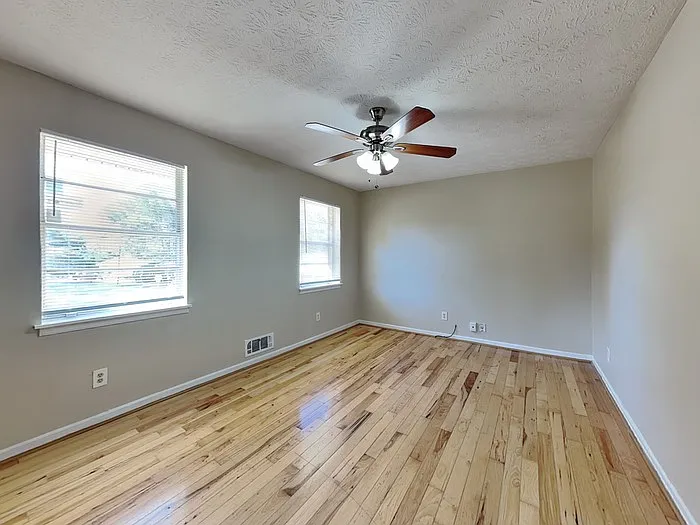 8238 Redwood Dr — Photo 4