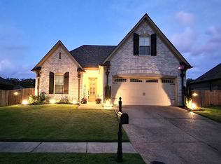 2424 Red Vintage Cv, Cordova, TN 38016