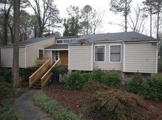1584 Petticoat Ln, Lilburn, GA 30047