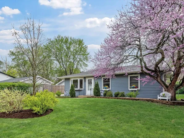 125 Laurie Ln, Oswego, IL 60543