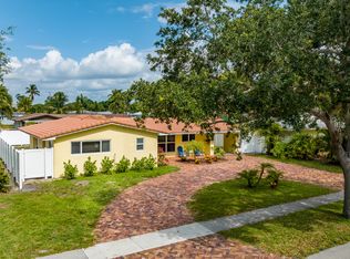 907 SE 12th Ave, Deerfield Beach, FL 33441