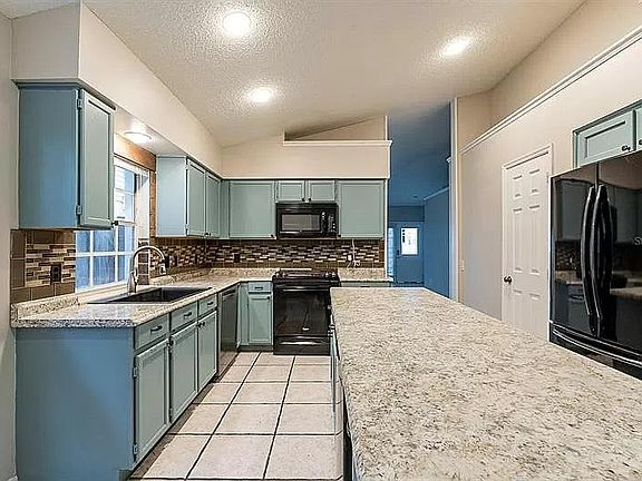 4th image of 10509 Cherry Oak Cir