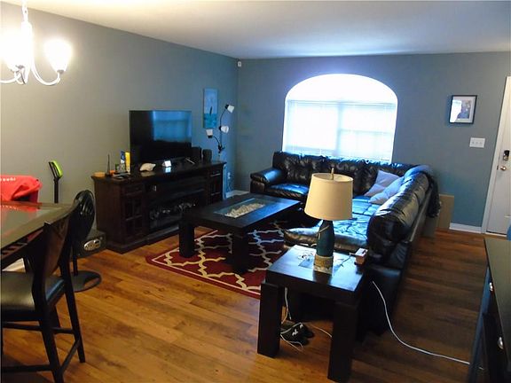 3rd image of 3030 Skylar Ln