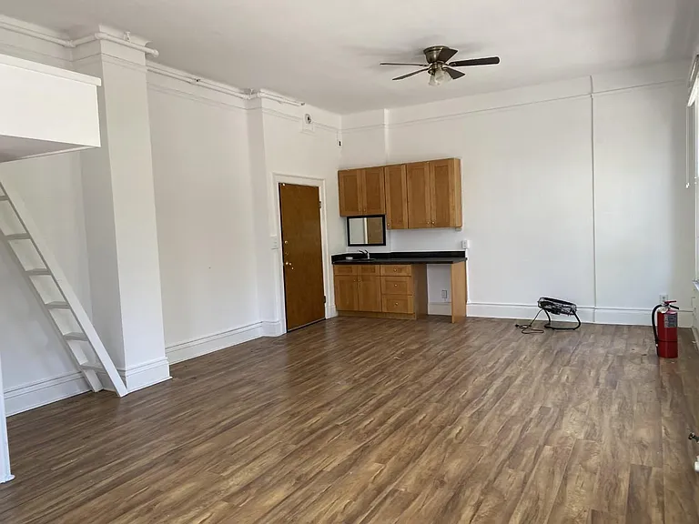 1005 Market St #302 — Photo 4
