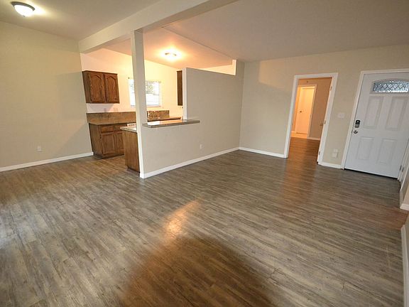 2nd image of 13388 Dyer St