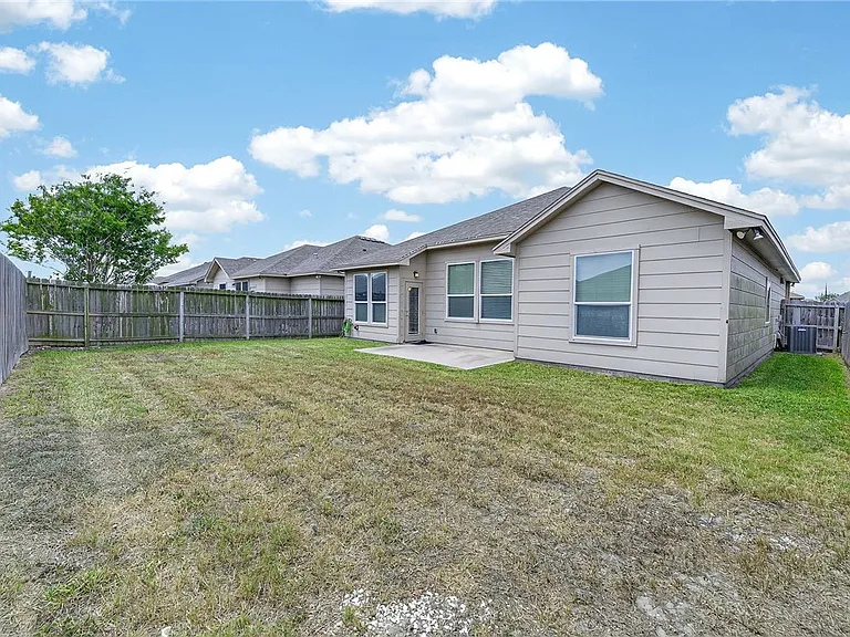 2126 Oso Bay Preserve Dr — Photo 17