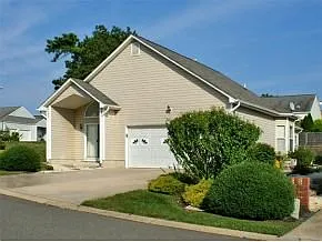 50 Summerhill Dr photo 1