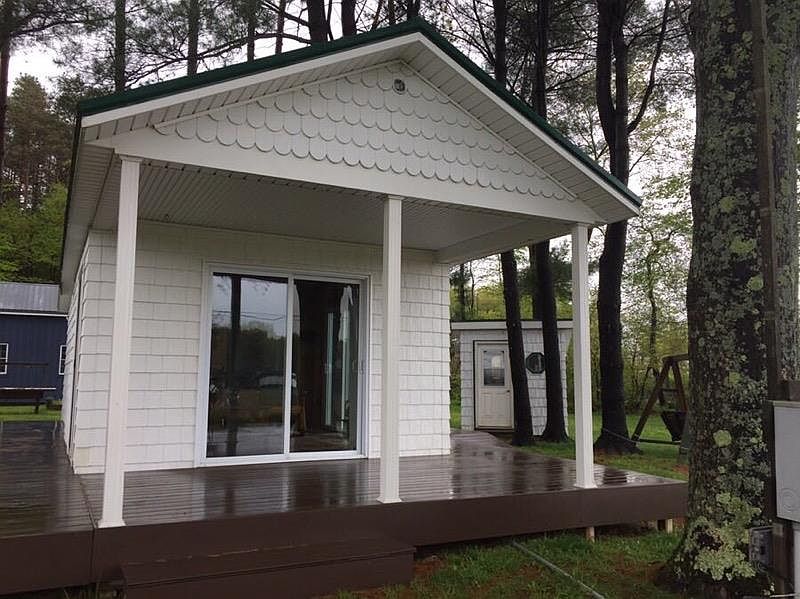 1st image of 590 Kerr Dr