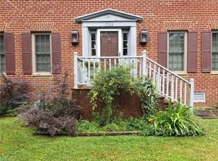 349 Middle Oaks Dr, Chesapeake, VA 23322