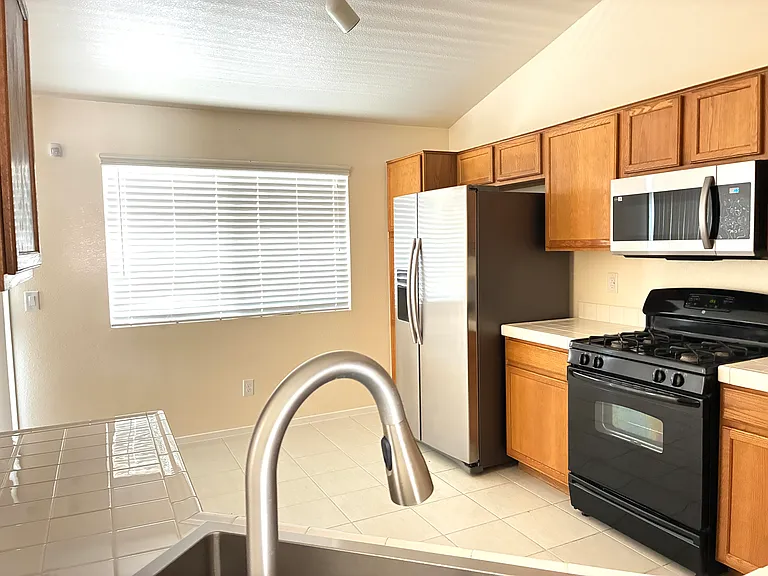 688 Pansy Pl — Photo 8