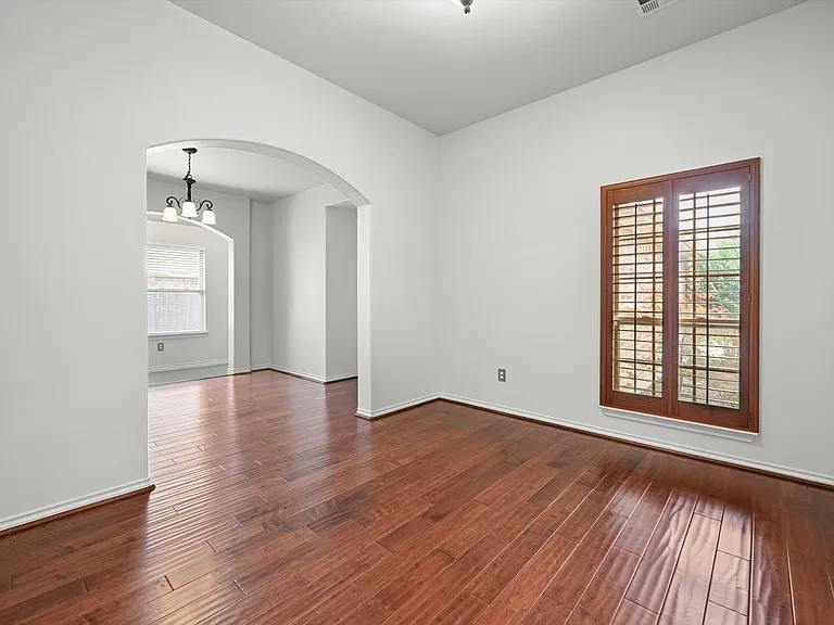 8725 Pikes Peak Rd — Photo 10