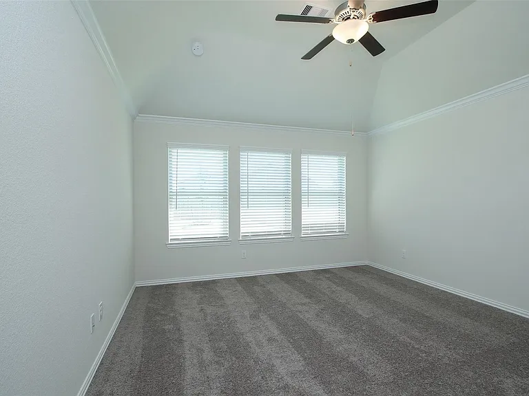 15230 Kickapoo Cavern Dr — Photo 19